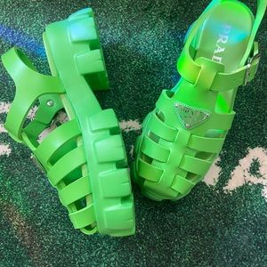NEW Prada platform closed toed green sandals